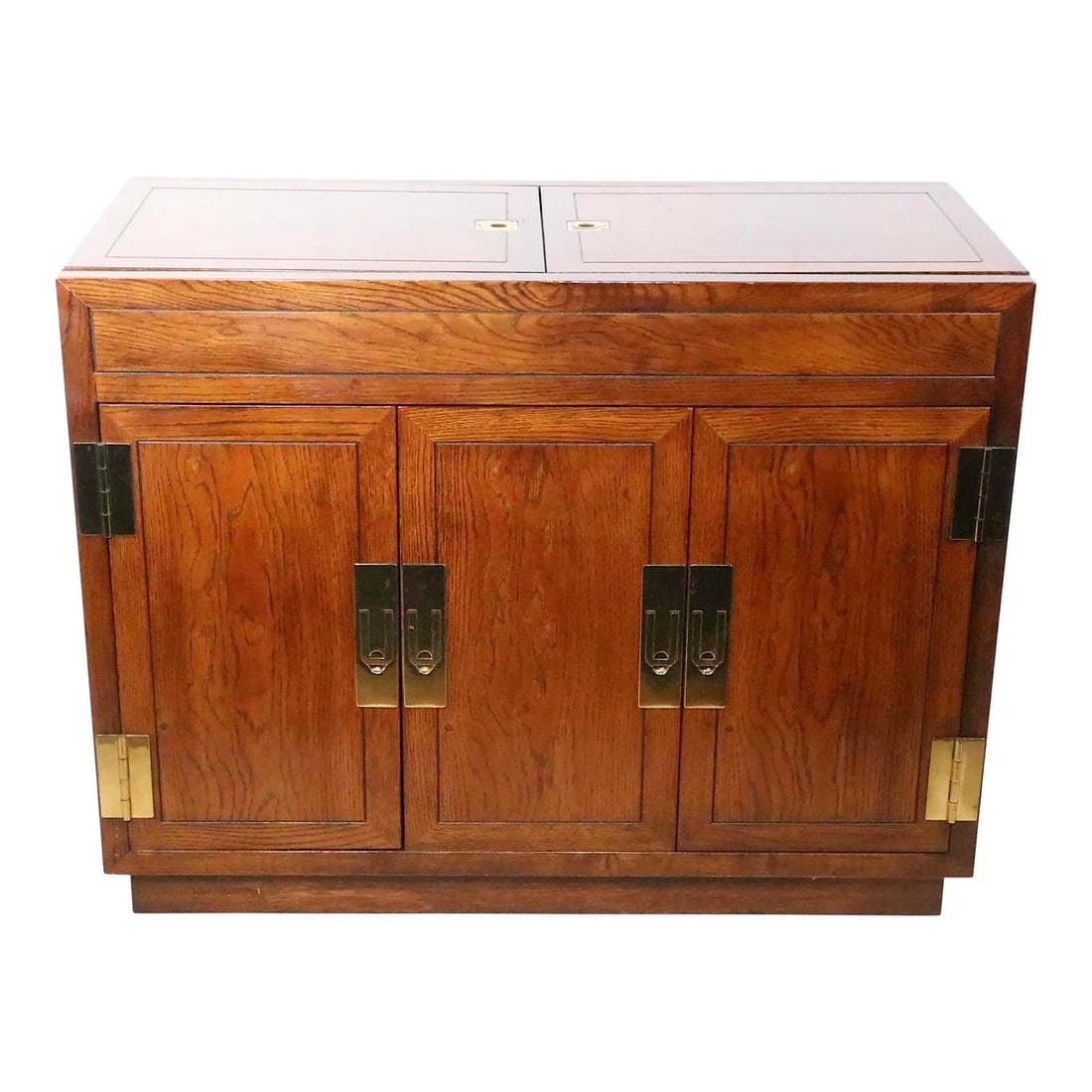 Vintage Campaign Dry Bar Cabinet with Brass Accents by Henredon: Vintage Campaign Dry Bar Cabinet with Brass Accents by Henredon This Campaign style dry bar by Henredon, dating from the 1970s to 1990s, showcases a chic design with brass hinges and faceplates. The c