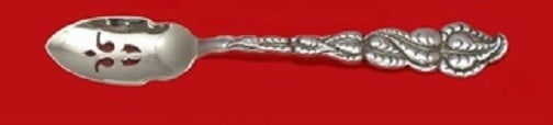 Tiffany and Co Ailanthus Sterling Silver Olive Spoon 5 3/4 Inch: Tiffany and Co Ailanthus Sterling Silver Olive Spoon 5 3/4 Inch This exquisite olive spoon from Tiffany & Co. features the elegant Ailanthus pattern, crafted from high-quality sterling silver. Measuri