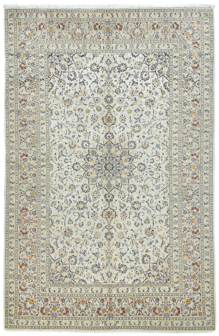 Vintage Hand-Knotted Cream Oriental Wool Rug 8'0 x 11'2 Floral Design: Vintage Hand-Knotted Cream Oriental Wool Rug 8'0 x 11'2 Floral Design Enhance your living space with this stunning Vintage Cream Oriental Wool Rug, measuring 8'0" x 11'2". This traditional floral rug 