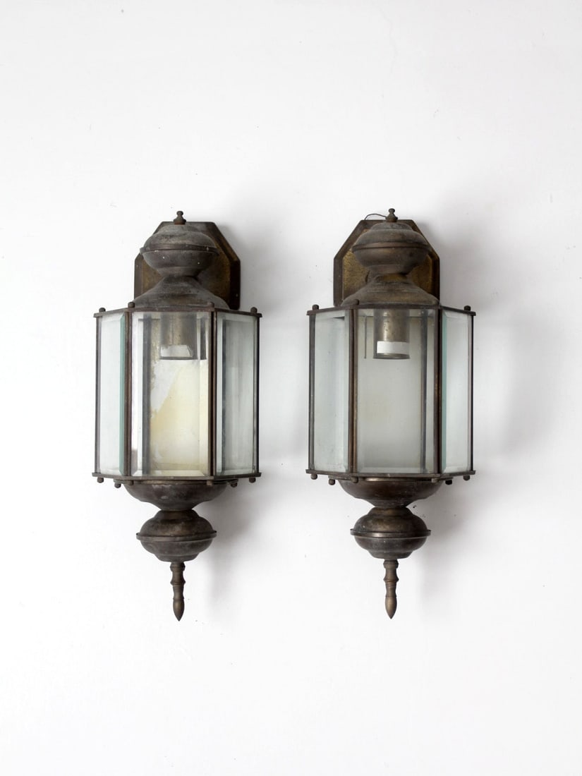 Pair of Colonial Revival Faceted Glass Outdoor Wall Lantern Sconces (1 of 10)