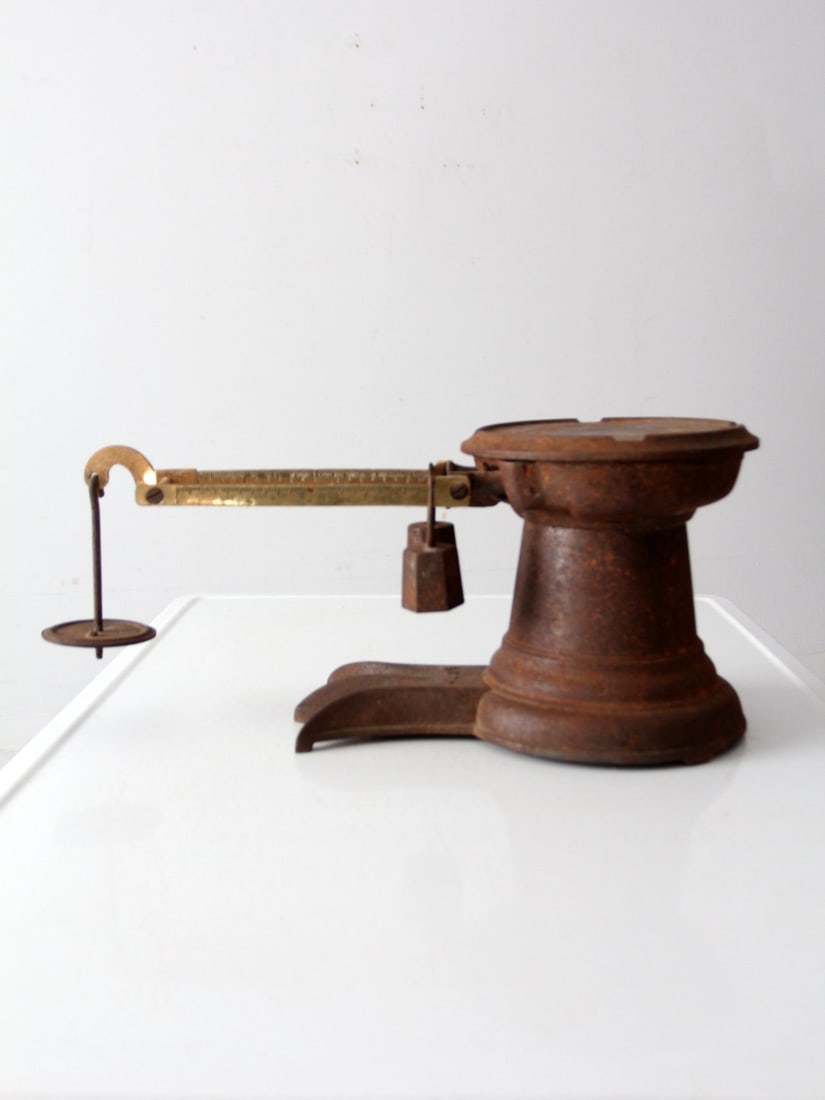 Antique Howe Counterbalance Scale 1 KILO Cast Iron Brass Decor (1 of 11)