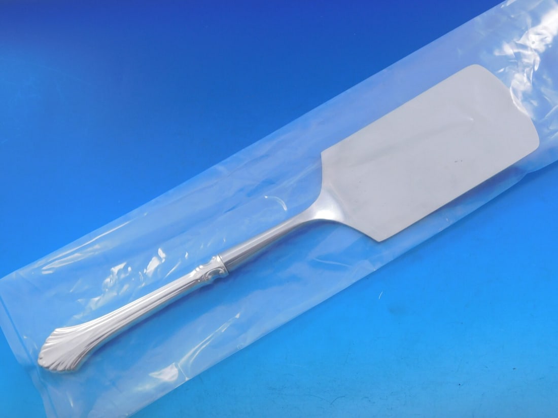 Wallace French Regency Sterling Silver Lasagna Server 11 7/8 inch Custom Made: Wallace French Regency Sterling Silver Lasagna Server 11 7/8 inch Custom Made Introducing the exquisite French Regency Lasagna Server by Wallace, a stunning addition to your serving collection. This c