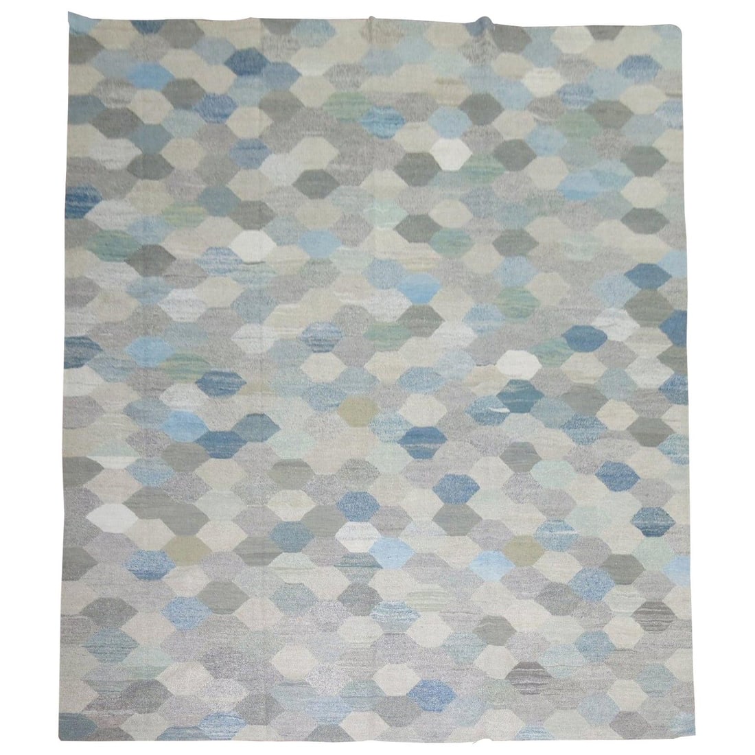 Scandinavian Modern Turkish Kilim Hemp Wool 9'11 x 13'5: Scandinavian Modern Turkish Kilim Hemp Wool 9'11 x 13'5 This handmade Turkish Kilim features a Scandinavian Modern style with a sleek, versatile design. Crafted from hemp and wool, it showcases white,