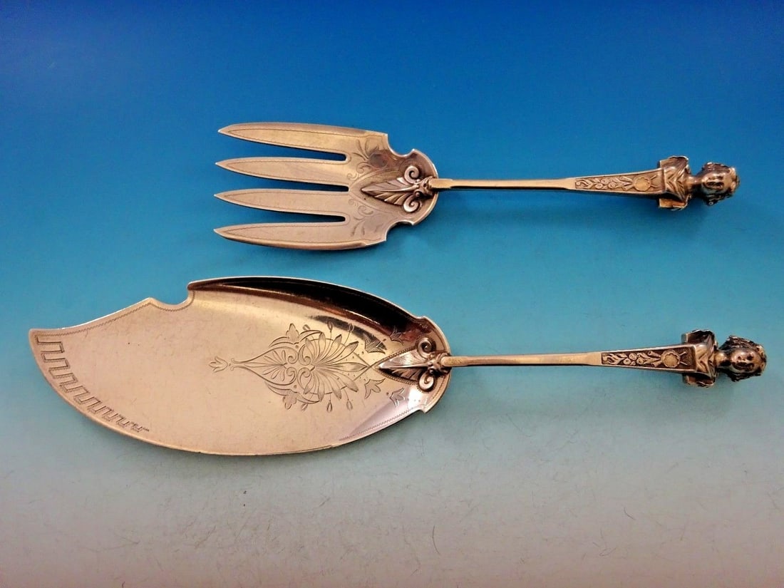Gorham Bust Sterling Silver Fish Serving Set Antique 1850-1899: Gorham Bust Sterling Silver Fish Serving Set Antique 1850-1899 This exceptional antique fish serving set from Gorham features the intricate Bust pattern, showcasing three-dimensional bust figures that