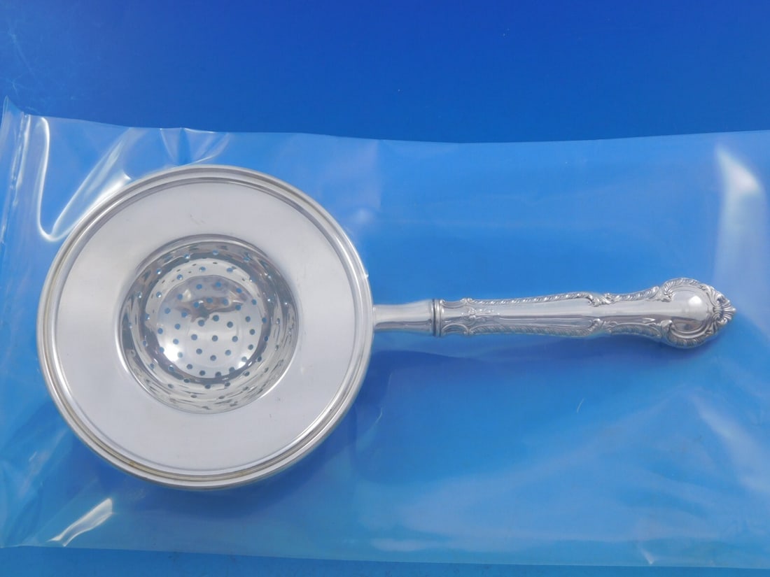 Gorham English Gadroon Sterling Silver Tea Strainer Custom Made: Gorham English Gadroon Sterling Silver Tea Strainer Custom Made This English Gadroon tea strainer by Gorham is a beautifully crafted serving piece made of sterling silver with a silver-plated implemen