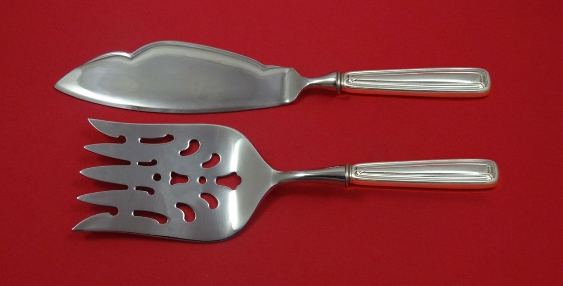 2 Piece Fish Serving Set Tiffany Co Saint Dunstan Sterling Silver Custom: 2 Piece Fish Serving Set Tiffany Co Saint Dunstan Sterling Silver Custom A custom made two-piece fish serving set in the Saint Dunstan pattern by Tiffany & Co. The set features sterling silver hollow 