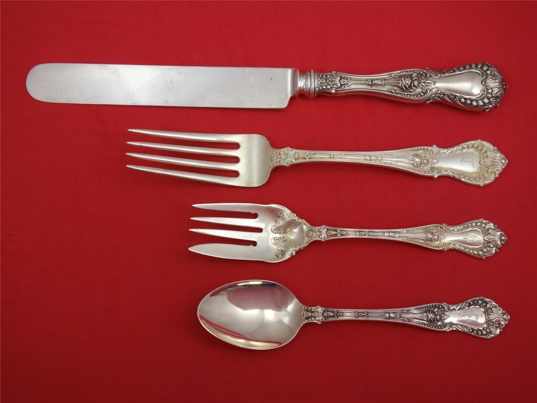 Whiting Dorothy Vernon Sterling Silver 4-Piece Dinner Place Setting: Whiting Dorothy Vernon Sterling Silver 4-Piece Dinner Place Setting Introducing the elegant Dorothy Vernon by Whiting Sterling Silver Dinner Size Place Setting, a timeless addition to your dining expe