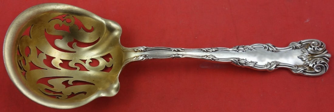 Dominick & Haff Victoria Sterling Silver Pea Spoon 7 1/4 Gold Washed Pierced: Dominick & Haff Victoria Sterling Silver Pea Spoon 7 1/4 Gold Washed Pierced This exquisite Victoria Pea Spoon by Dominick & Haff is crafted from sterling silver and features a beautiful gold-washed f