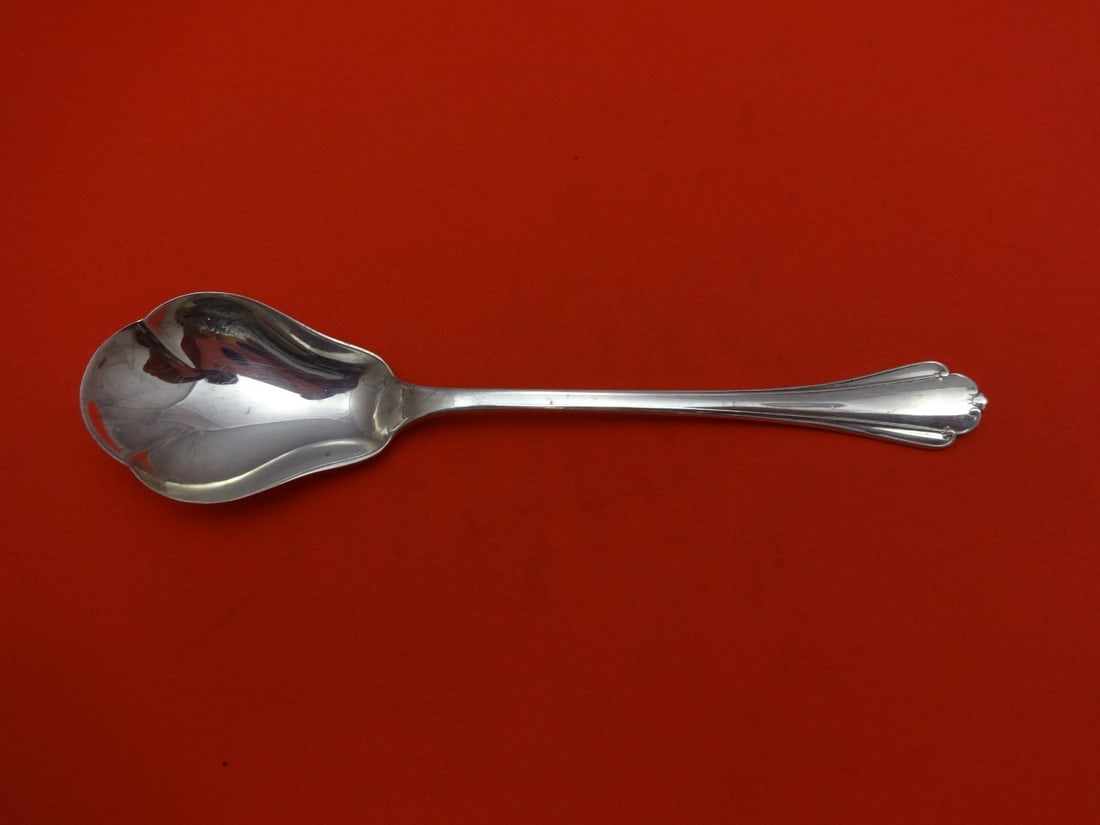Lunt Delicacy Sterling Silver 6 Inch Serving Spoon: Lunt Delicacy Sterling Silver 6 Inch Serving Spoon This exquisite 6-inch serving spoon is crafted from high-quality sterling silver and features the elegant Delicacy pattern by Lunt. It is a post-1940