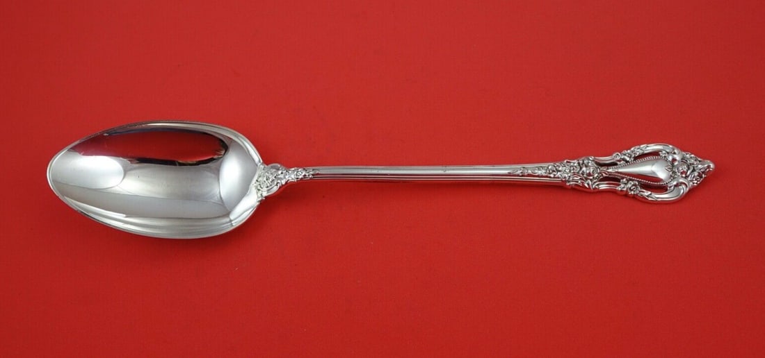 Lunt Eloquence Sterling Silver Serving Spoon 11 Inch: Lunt Eloquence Sterling Silver Serving Spoon 11 Inch This stunning serving spoon is part of the Eloquence pattern by Lunt, crafted from high-quality sterling silver (.925). Measuring 11 inches in leng