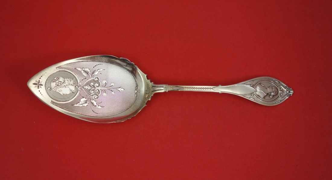 Sterling Silver Pie Server Medallion Pattern Engine Turned Blade 10 1/2 Inch: Sterling Silver Pie Server Medallion Pattern Engine Turned Blade 10 1/2 Inch This sterling silver pie server is crafted in the Medallion pattern by various makers. It features an all-sterling, engine-