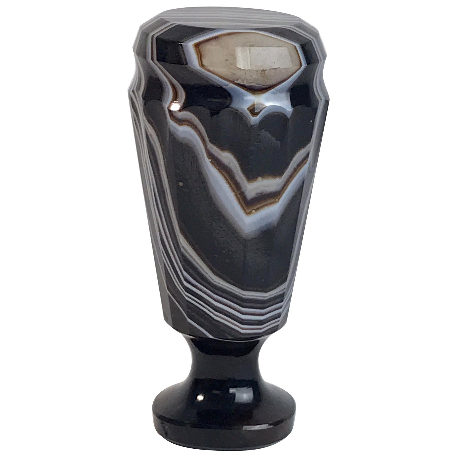 19th Century Antique Agate Quartz Seal with Unengraved Seal: 19th Century Antique Agate Quartz Seal with Unengraved Seal This stunning antique specimen agate and quartz seal features exquisite veining and a prominent quartz nugget. Crafted in the 19th century, 