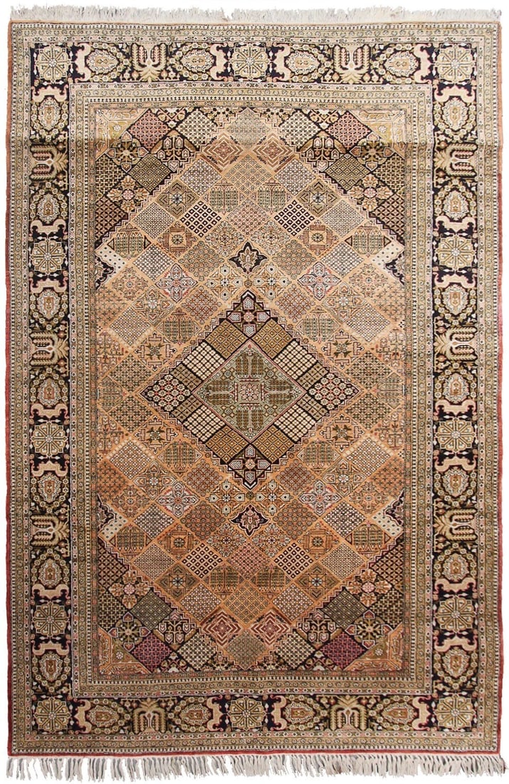 Handmade Silk Ghom Floral Rug 5x8 Ivory Snowflake Design: Handmade Silk Ghom Floral Rug 5x8 Ivory Snowflake Design This is an exceptionally fine handmade Persian Ghom rug crafted from 100% natural silk on a silk foundation. Featuring an intricate allover sno