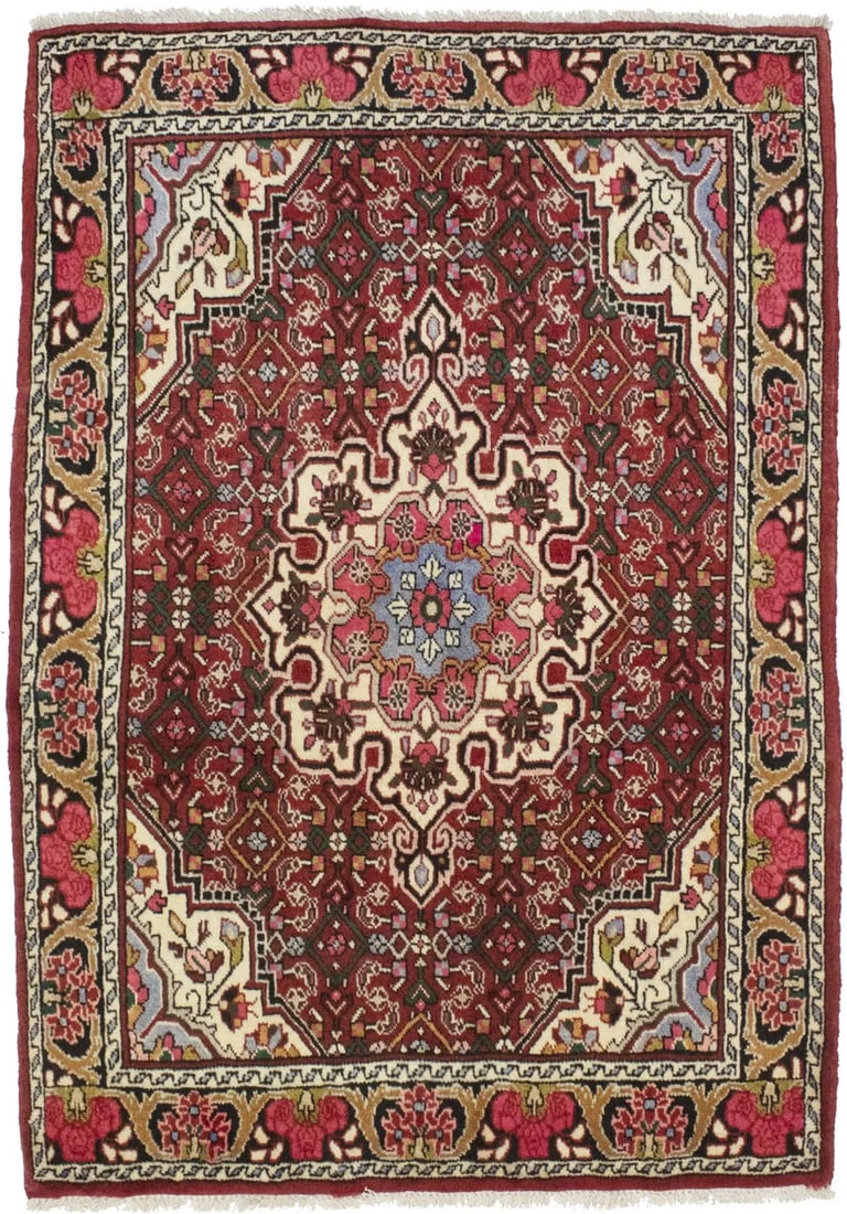 Vintage 3'3 x 4'9 Hand-Knotted Wool Floral Design Area Rug: Vintage 3'3 x 4'9 Hand-Knotted Wool Floral Design Area Rug Enhance your living space with this exquisite hand-knotted vintage-style wool oriental rug. Featuring a stunning floral design in a harmoniou