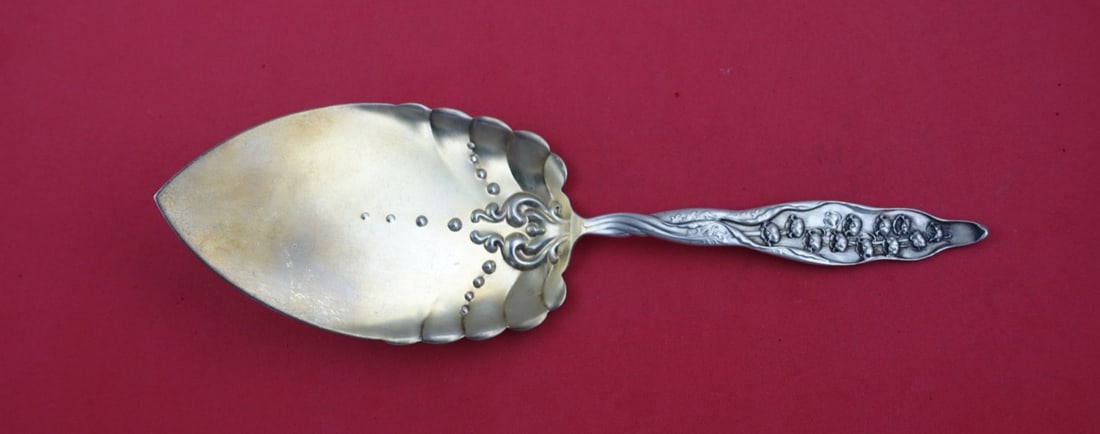 Whiting Sterling Silver 9" Lily of the Valley Pie Server Gold Washed: Whiting Sterling Silver 9" Lily of the Valley Pie Server Gold Washed This exquisite pie server from the "Lily of the Valley" pattern by Whiting is a beautiful addition to any table setting. Crafted fr
