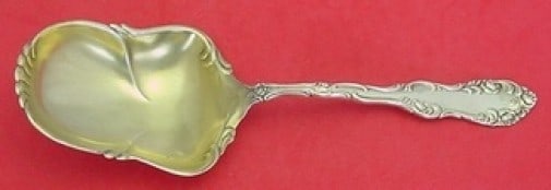 Towle Old English Sterling Silver Gold Washed Berry Spoon 8 1 4: Towle Old English Sterling Silver Gold Washed Berry Spoon 8 1 4 This is a Towle Old English pattern sterling silver berry spoon featuring a gold-washed, fluted bowl. Measuring 8 1/4 inches in length, 