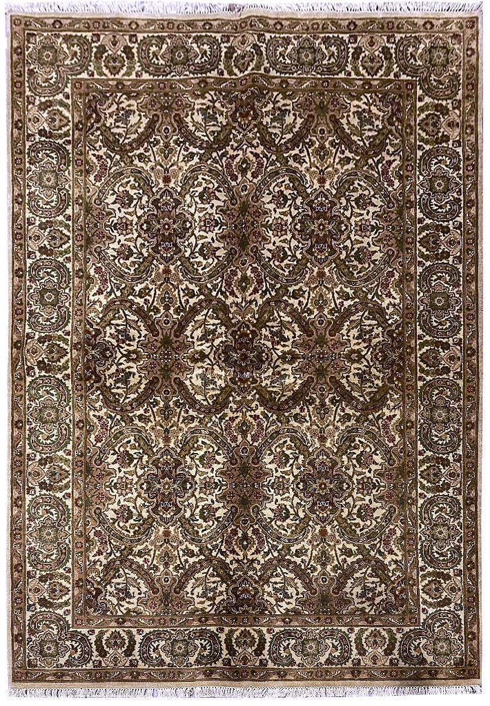 Luxurious 6.0 x 9.0 Jaipur Rug in Dense Wool: Luxurious 6.0 x 9.0 Jaipur Rug in Dense Wool Free continental US Shipping Discover the exquisite craftsmanship of this 6.0 x 9.0 Jaipur rug, made from dense and lustrous wool. This rug offers a luxuri