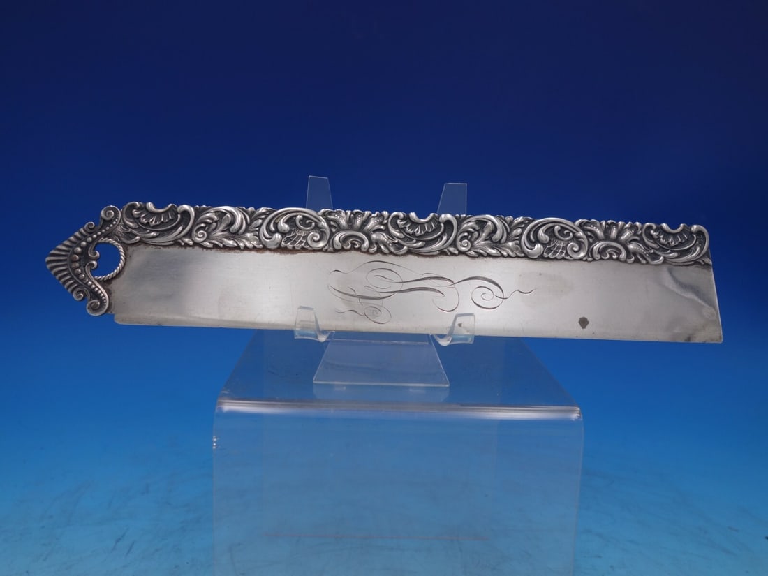 Shiebler Sterling Silver Ruler 1-9 Inches Monogrammed 10 1/4 x 2: Shiebler Sterling Silver Ruler 1-9 Inches Monogrammed 10 1/4 x 2 This exquisite Shiebler Sterling Silver Ruler features a range from 1" to 9", meticulously crafted with a classic design. Measuring 10 