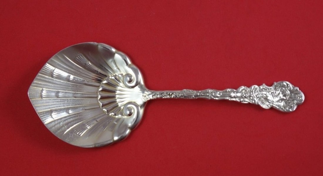 Gorham Versailles Sterling Silver Waffle Server 7 7/8 Design Blade: Gorham Versailles Sterling Silver Waffle Server 7 7/8 Design Blade Sterling silver waffle server in the Versailles pattern by Gorham, featuring a design on the blade. It is not monogrammed and is in e