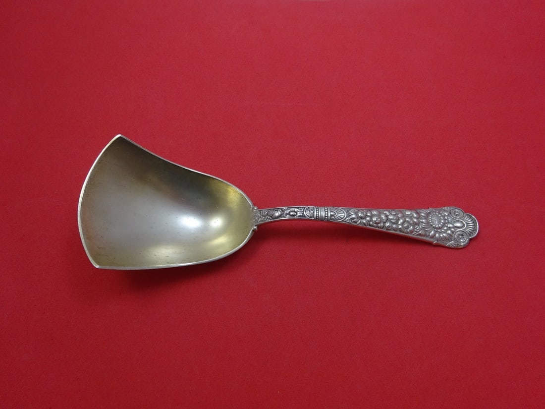 Gorham Cluny Sterling Silver Cracker Scoop Gold Wash 8 3/4": Gorham Cluny Sterling Silver Cracker Scoop Gold Wash 8 3/4" This exquisite 8 3/4" cracker scoop from the Cluny pattern by Gorham is crafted from premium sterling silver with a stunning gold wash finis