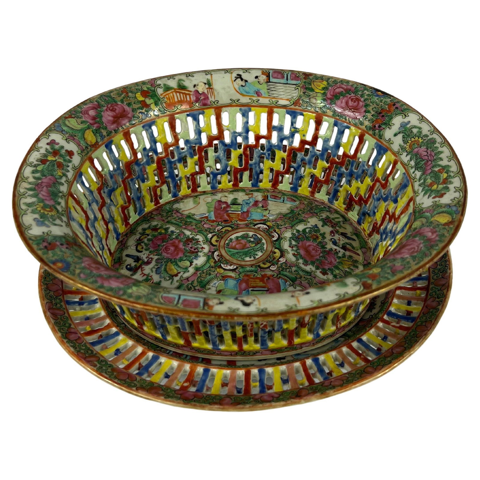 19th Century Chinese Export Rose Medallion Fruit Basket Set (1 of 7)