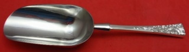 Reed & Barton Tapestry Sterling Silver Ice Scoop Custom 9 7/8": Reed & Barton Tapestry Sterling Silver Ice Scoop Custom 9 7/8" This exquisite ice scoop features a stunning Tapestry pattern by Reed & Barton, crafted from high-quality sterling silver. With a hollow 