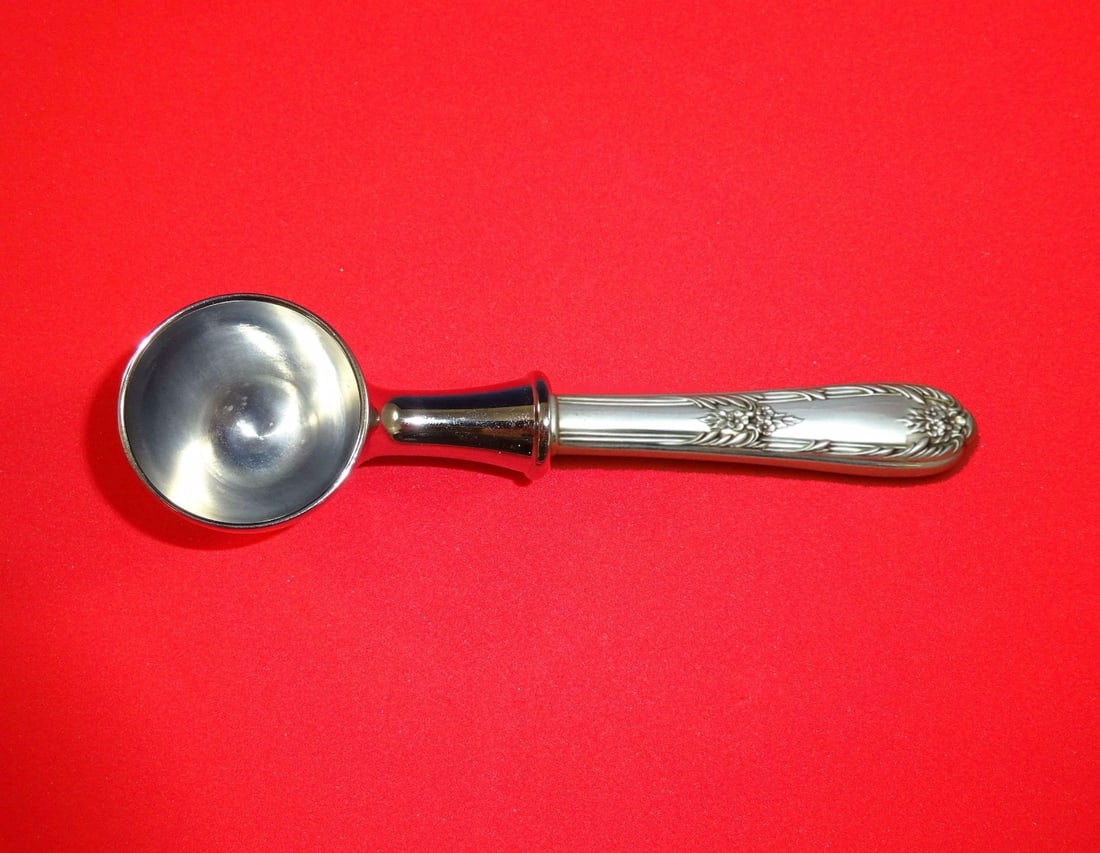 International Sterling Splendor Coffee Scoop Custom Made 6 Inches: International Sterling Splendor Coffee Scoop Custom Made 6 Inches This exquisite coffee scoop, crafted in the Splendor pattern by International Sterling, is made from high-quality sterling silver with