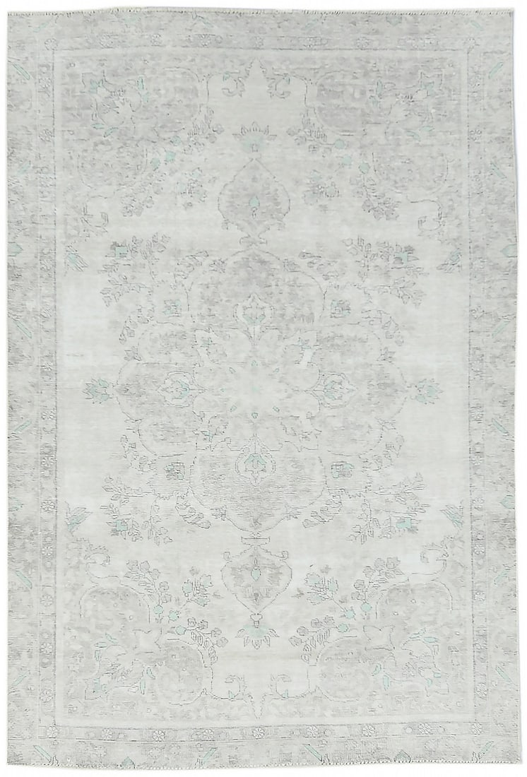 Vintage Hand-Knotted Wool Floral Oriental Rug 5'9 x 8'8: Vintage Hand-Knotted Wool Floral Oriental Rug 5'9 x 8'8 This exquisite Antique Hand-Knotted Distressed Oriental Rug features a classic floral design, perfect for enhancing the aesthetics of any space.