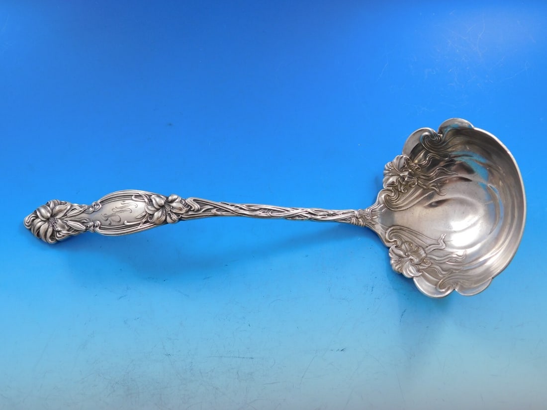 International Sterling Silver Frontenac 10 Inch Oyster Ladle with Monogram: International Sterling Silver Frontenac 10 Inch Oyster Ladle with Monogram This exquisite Frontenac Oyster Ladle is crafted from high-quality sterling silver by International. Measuring 10 inches, thi