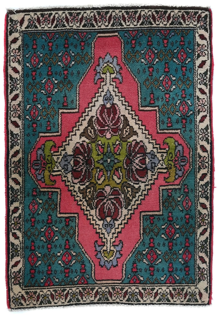 Vintage Handmade Semi-Antique Oriental Rug 1'11 x 2'8 Floral Design: Vintage Handmade Semi-Antique Oriental Rug 1'11 x 2'8 Floral Design Enhance your space with this stunning semi-antique Oriental rug, featuring a muted floral design that harmonizes beautifully with an