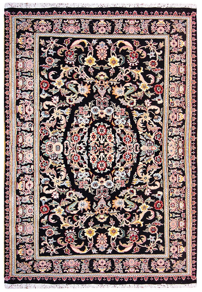 4' x 6.4' Black Handmade Jaipur Rug with Classic Patterns: 4' x 6.4' Black Handmade Jaipur Rug with Classic Patterns Free continental US Shipping Introduce a touch of timeless elegance to your space with the exquisite 4' x 6' Black Handmade Classic Patterns J