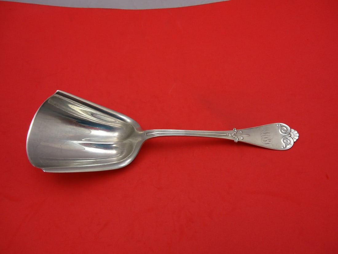 Tiffany Co Beekman Sterling Silver Cracker Scoop 9 1/4 Serving Piece: Tiffany Co Beekman Sterling Silver Cracker Scoop 9 1/4 Serving Piece Beekman by Tiffany & Co. sterling silver cracker scoop in the Beekman pattern. This serving piece is monogrammed, with monograms th