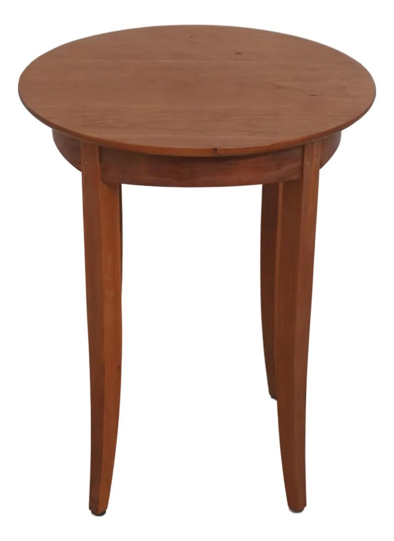 Thomas Moser Cherry Wood Round Occasional End Table 18x18x22.5: Thomas Moser Cherry Wood Round Occasional End Table 18x18x22.5 This exquisite round occasional end table by Thomas Moser showcases fine carved details and high-quality construction. Crafted in 2010, i