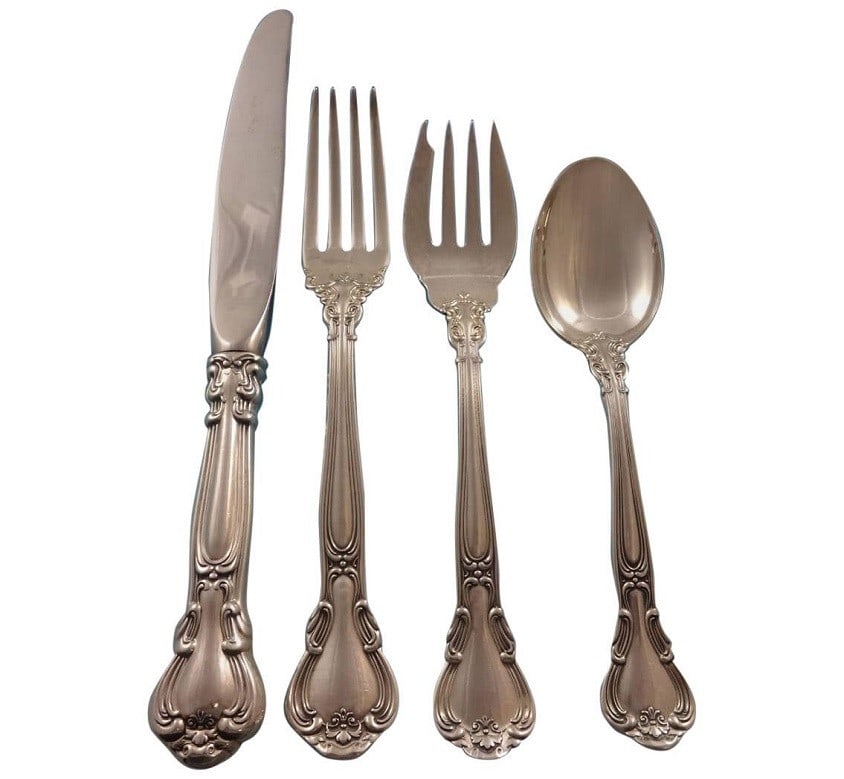 Gorham Chantilly Sterling Silver Flatware Set 24 Pieces with Storage Caddy: Gorham Chantilly Sterling Silver Flatware Set 24 Pieces with Storage Caddy Introducing the Chantilly by Gorham Sterling Silver Flatware Set, an exquisite collection comprising 24 pieces that elegantly