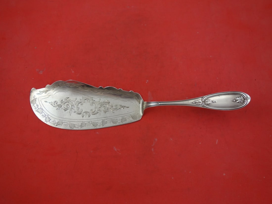 William Gale Olive Sterling Silver Fish Server 11 Engraved Grapes: William Gale Olive Sterling Silver Fish Server 11 Engraved Grapes This exquisite fish server from the Olive pattern by William Gale is crafted from high-quality sterling silver. Measuring 11 inches in
