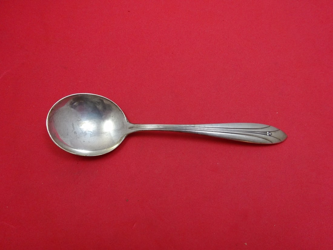International Sterling Silver Elsinore Bouillon Soup Spoon 5 5/8 Inch (1 of 1)