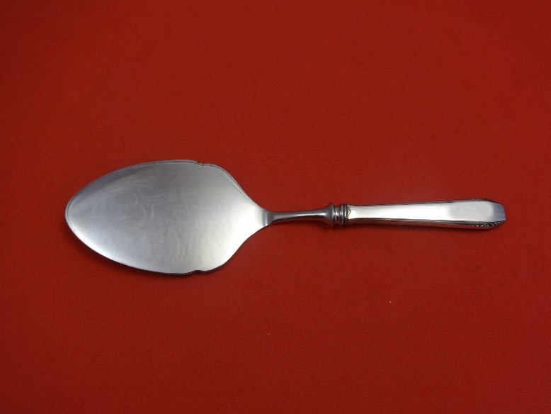 Towle Cascade Sterling Silver 9 5/8 Inch Pastry Server: Towle Cascade Sterling Silver 9 5/8 Inch Pastry Server This exquisite pastry server from Towle features a stunning Cascade pattern, crafted from high-quality sterling silver. The serving piece include
