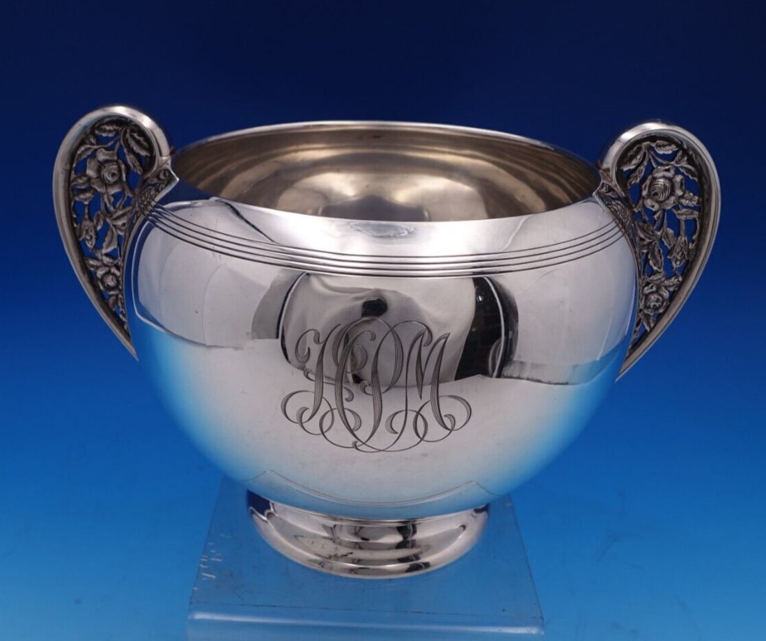 Rose Pattern Sterling Silver Vase by Black Starr & Frost Gorham: Rose Pattern Sterling Silver Vase by Black Starr & Frost Gorham This exquisite flower vase features the elegant 'Rose' pattern by Black Starr & Frost, crafted from high-quality sterling silver. Made b