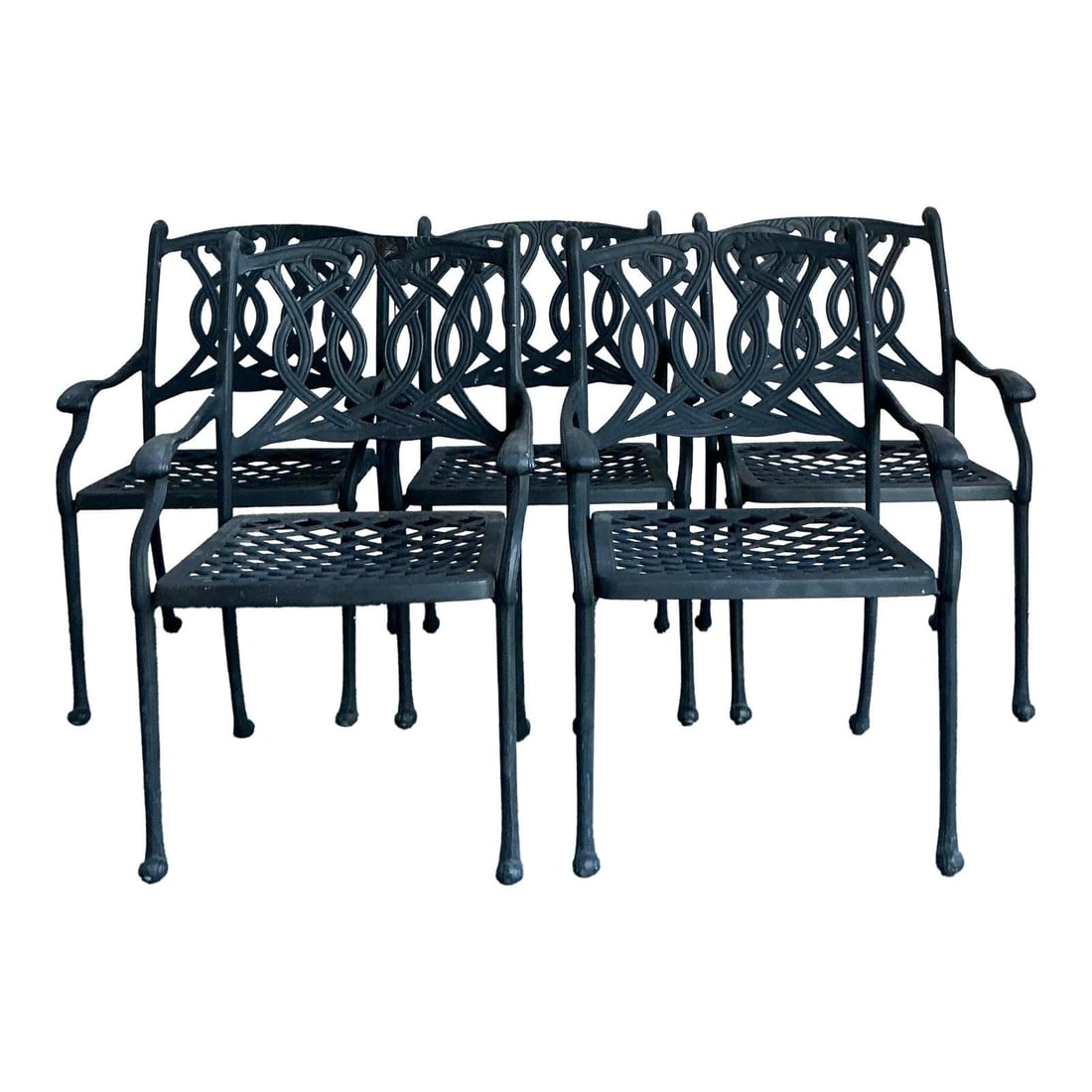 Set of 5 Vintage Regency Black Wrought Iron Dining Chairs: Set of 5 Vintage Regency Black Wrought Iron Dining Chairs This set of five late 20th century Regency dining chairs features gracefully scrolled backrests and gently curved arms, highlighting the intri
