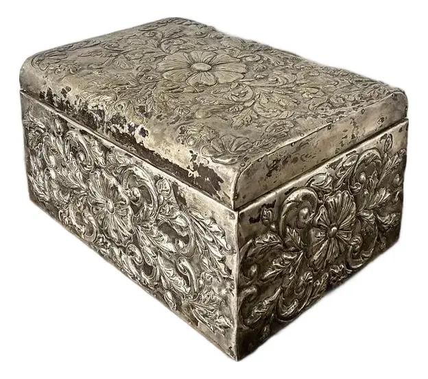 Silverplate Floral Repousse Lidded Chest 14 x 10 x 7.25: Silverplate Floral Repousse Lidded Chest 14 x 10 x 7.25 This vintage metal box features intricate high-relief floral and acanthus leaf scrollwork in the traditional repousse style, creating a dramatic