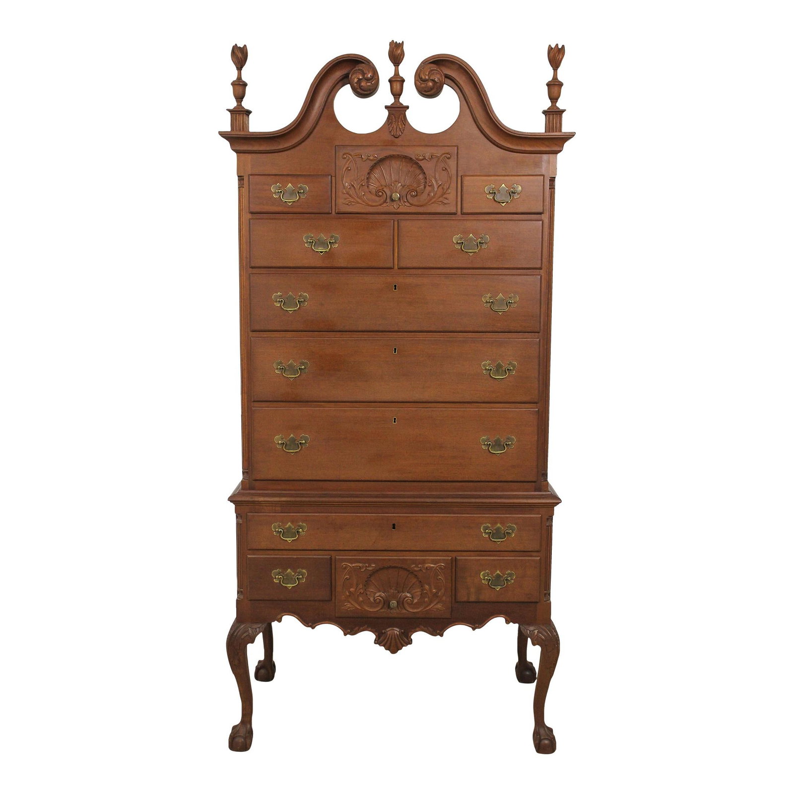 Chippendale Style Mahogany Highboy 1920s Antique Fine Carving: Chippendale Style Mahogany Highboy 1920s Antique Fine Carving This stunning Philadelphia Chippendale Style Highboy, crafted from high-quality mahogany and dating back to the 1920s, showcases exception