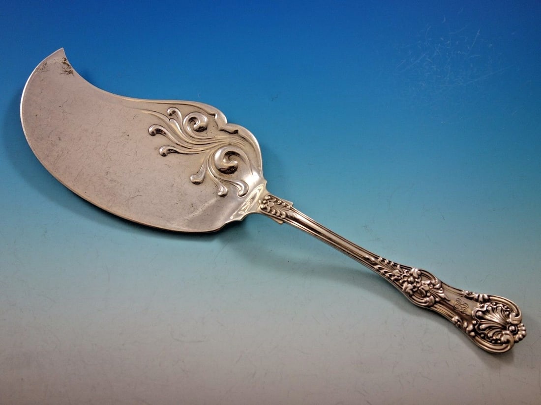 Tiffany & Co English King Sterling Silver Ice Cream Slice 11.5" Monogrammed: Tiffany & Co English King Sterling Silver Ice Cream Slice 11.5" Monogrammed This exquisite ice cream slice from Tiffany & Co. features the elegant English King pattern, crafted entirely from sterling 