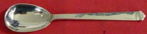 Tiffany & Co Hampton Sterling Silver Egg Spoon Ovoid 4 3/8 Vintage: Tiffany & Co Hampton Sterling Silver Egg Spoon Ovoid 4 3/8 Vintage This exquisite Hampton by Tiffany & Co. sterling silver egg spoon features an elegant ovoid bowl design, measuring 4 3/8" in length. 