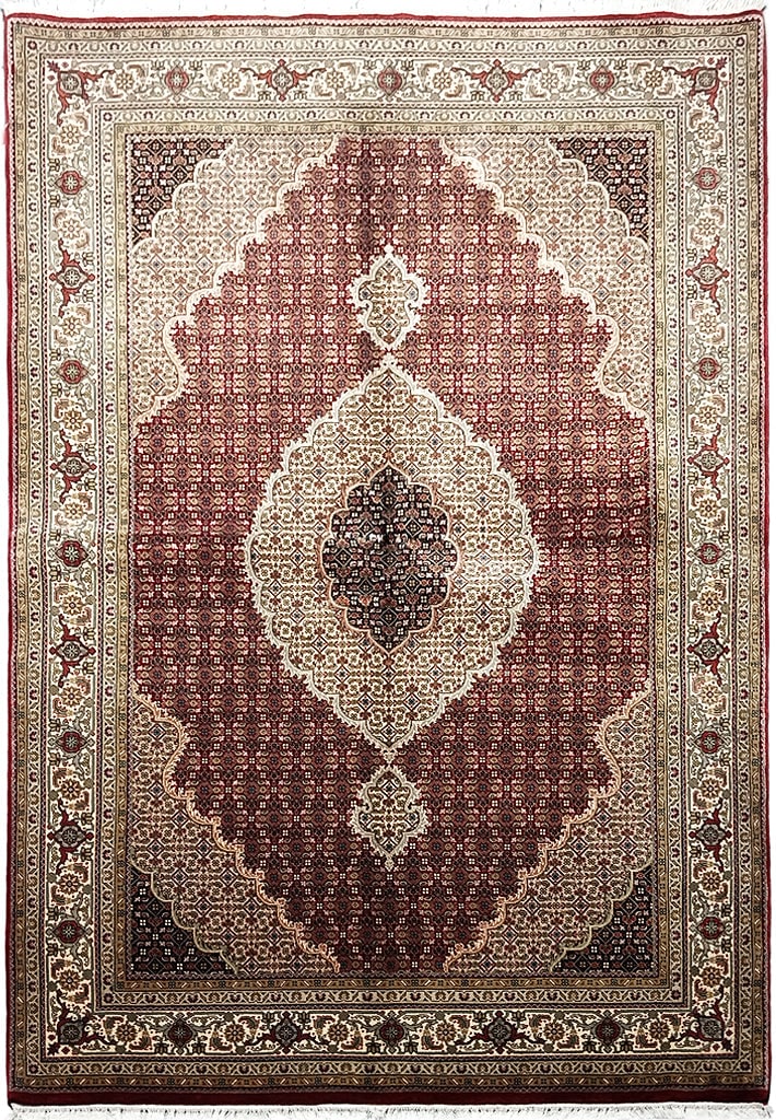 5.8 x 8 Handmade India Tabriz Mahi Wool Silk Area Rug: 5.8 x 8 Handmade India Tabriz Mahi Wool Silk Area Rug Free continental US Shipping Transform your living space with the exquisite beauty of this High-Quality Wool and Silk Handmade India Tabriz Mahi R