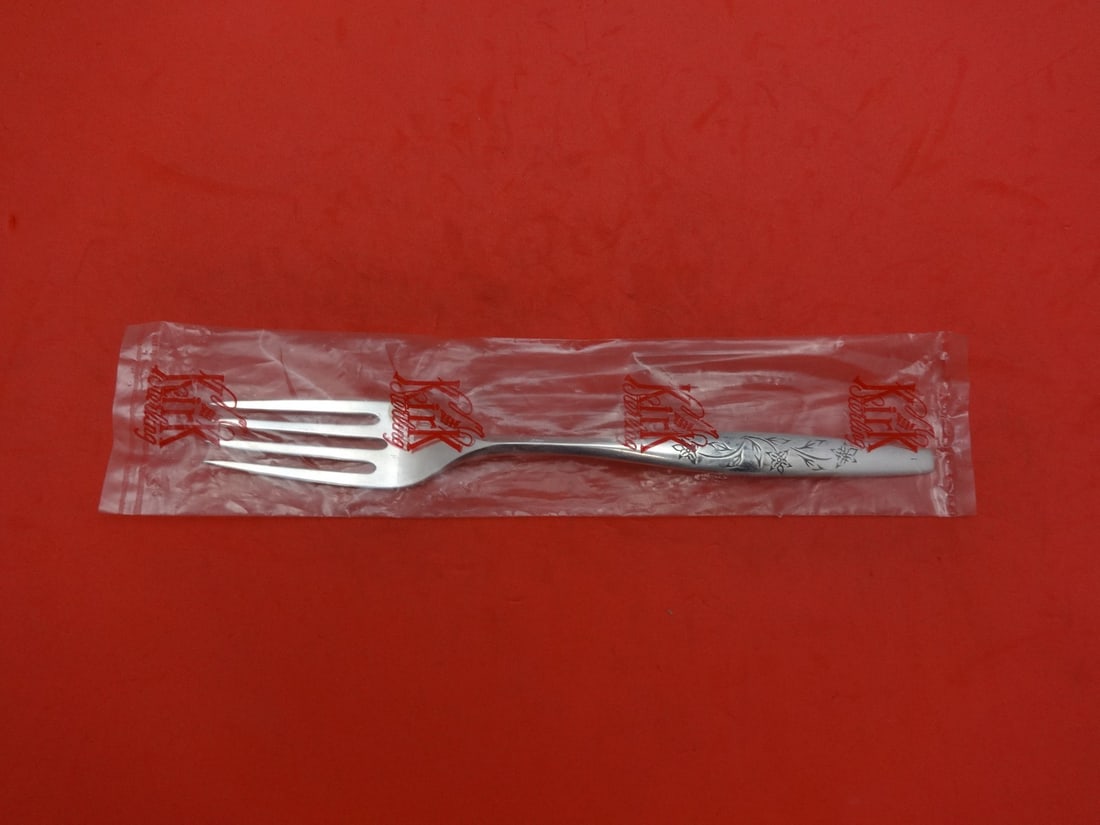 Kirk Kingsley Sterling Silver Fork 7.5 Inch Unmonogrammed: Kirk Kingsley Sterling Silver Fork 7.5 Inch Unmonogrammed This exquisite Kingsley by Kirk fork features a classic design in sterling silver, measuring 7 1/2 inches. It is unmonogrammed and remains in 