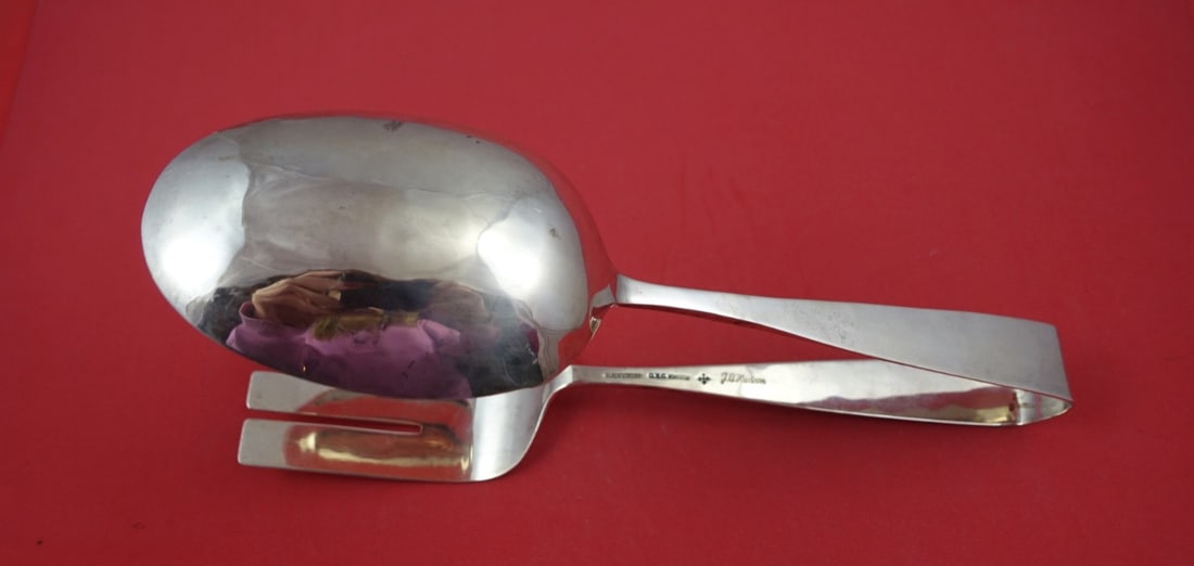 Old Newbury Crafters Wilton Sterling Silver Salad Tong 9.75 Inches (1 of 2)