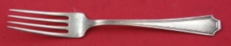 Durgin-Gorham Fairfax Sterling Silver Junior Fork 6 1/8": Durgin-Gorham Fairfax Sterling Silver Junior Fork 6 1/8" Introducing the Fairfax Junior Fork by Durgin-Gorham, a stunning piece crafted from high-quality sterling silver. This 6 1/8" fork embodies the