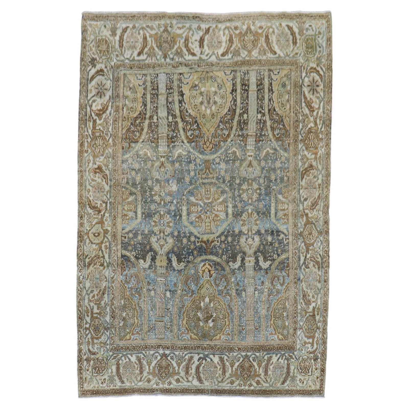 Early 20th Century Hand Woven Wool Senneh Rug 4' 2 x 5' 10: Early 20th Century Hand Woven Wool Senneh Rug 4' 2 x 5' 10 This antique Senneh accent rug from the early 20th century features a captivating design, hand-woven from wool. Showcasing the American Colon