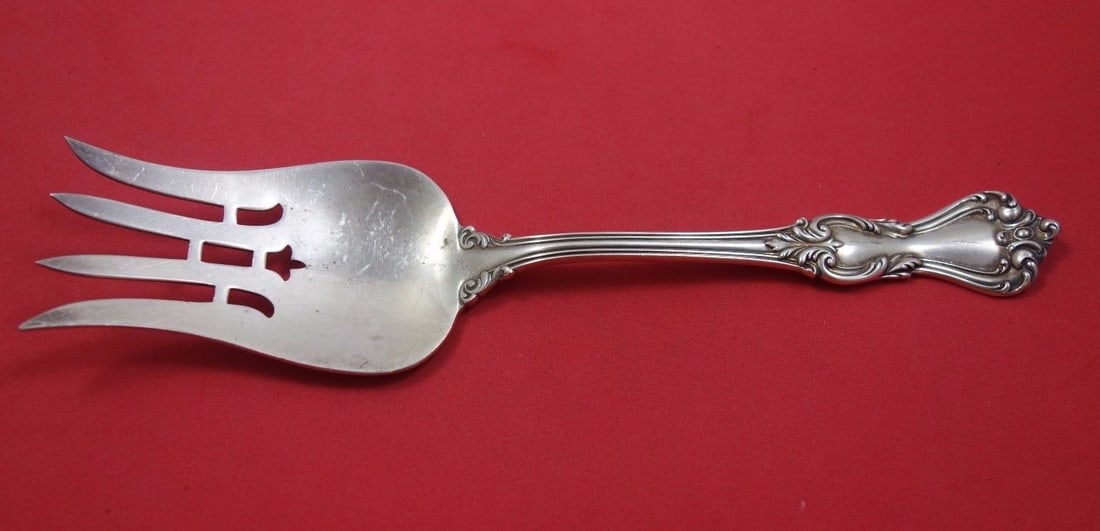 Reed and Barton Marlborough Sterling Silver Salad Serving Fork 9.25": Reed and Barton Marlborough Sterling Silver Salad Serving Fork 9.25" This elegant salad serving fork features the Marlborough pattern by Reed and Barton, crafted from high-quality sterling silver. Mea