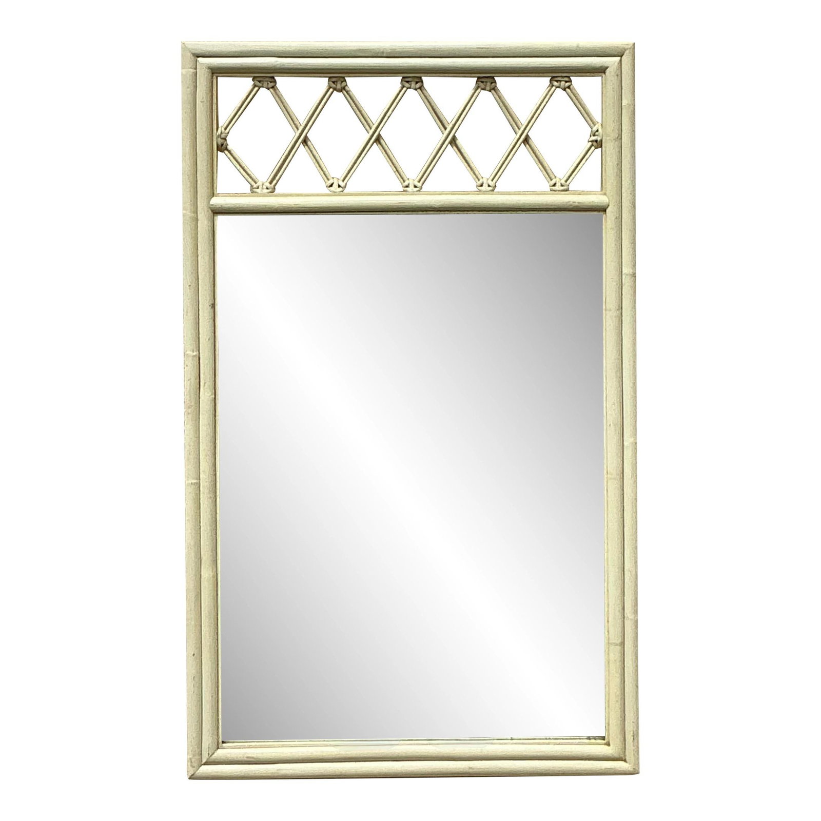 Vintage Rattan Mirror with Trellis Design 26 x 42.5 inches: Vintage Rattan Mirror with Trellis Design 26 x 42.5 inches Enhance your home with this exquisite Vintage Coastal Trellis Rattan Mirror. This stunning piece features a beautifully woven trellis design 